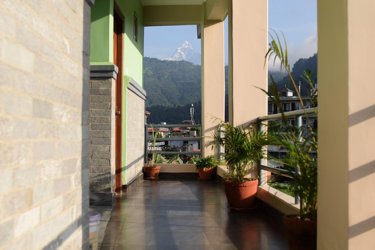 Hotel Blossom Pokhara Extérieur photo